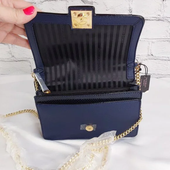 'VICTORIA'S SECRET' MONOGRAM CROC ACCENT CHAIN LINK CROSSBODY BAG - Picture 5 of 16